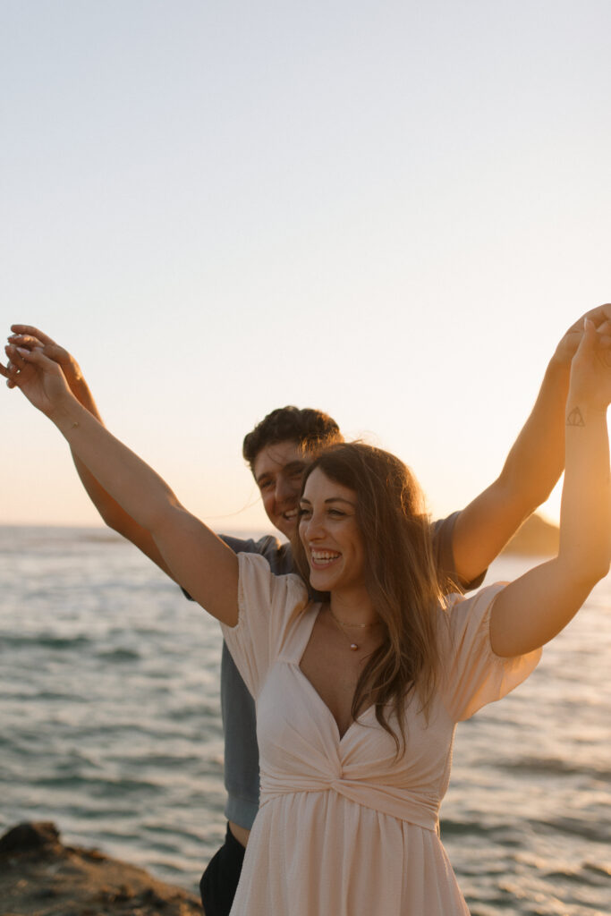 sunset engagement photos
