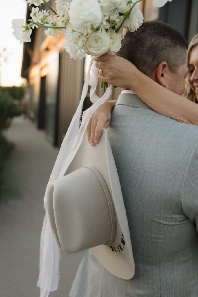 Bride and Groom hugging at a Knoxville outdoor wedding venue