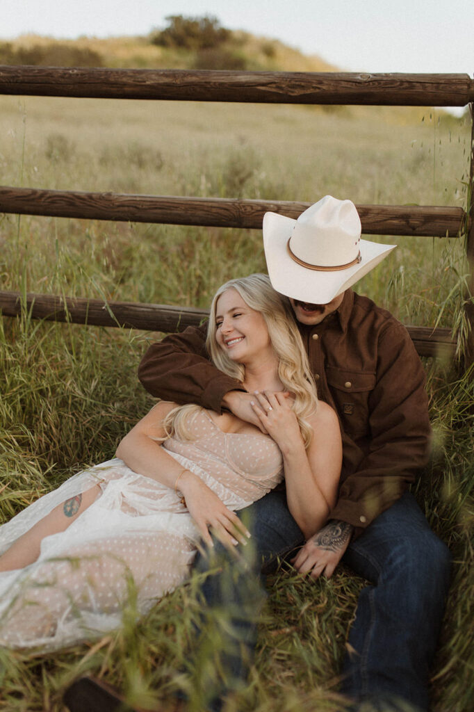 Engagement Session in Knoxville Tennessee. Couple in the field