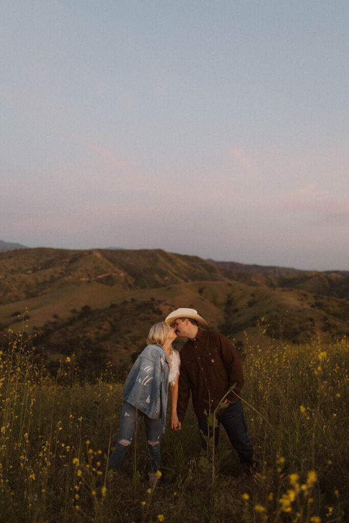 Engagement Session in Knoxville Tennessee. Couple in the field